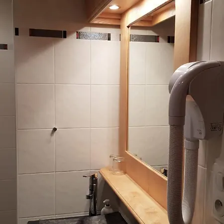 Rénové Avec Balcon Et Parking à Flaine - Fr-1-425-121 *