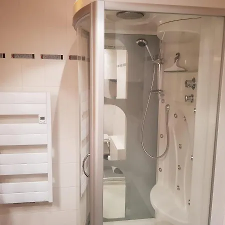 Rénové Avec Balcon Et Parking à Flaine - Fr-1-425-121 * Arâches